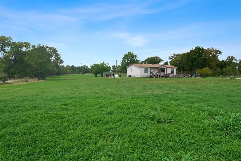 1304 S Webberwood Way Elgin, TX 78621