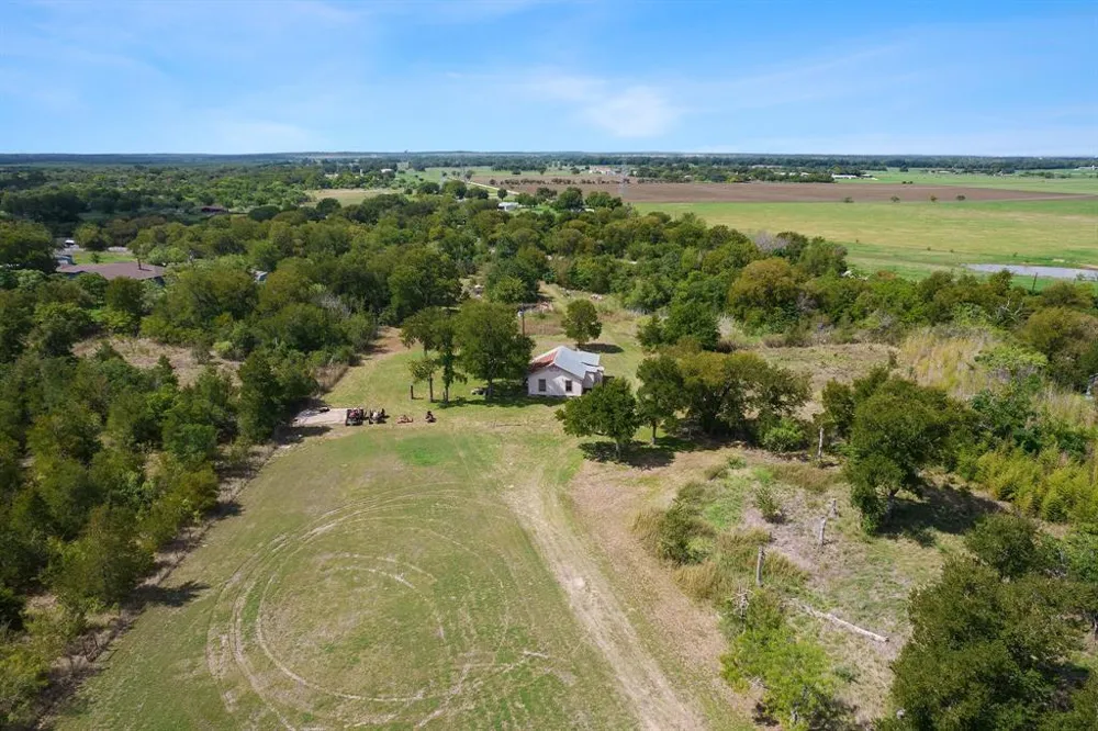 1304 S Webberwood Way Elgin, TX 78621