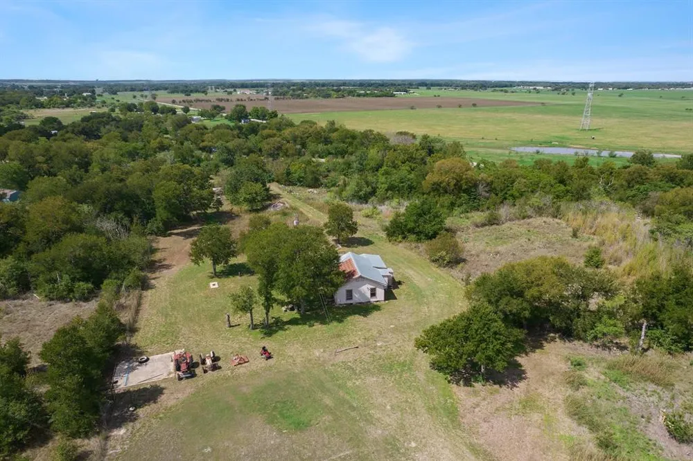 1304 S Webberwood Way Elgin, TX 78621