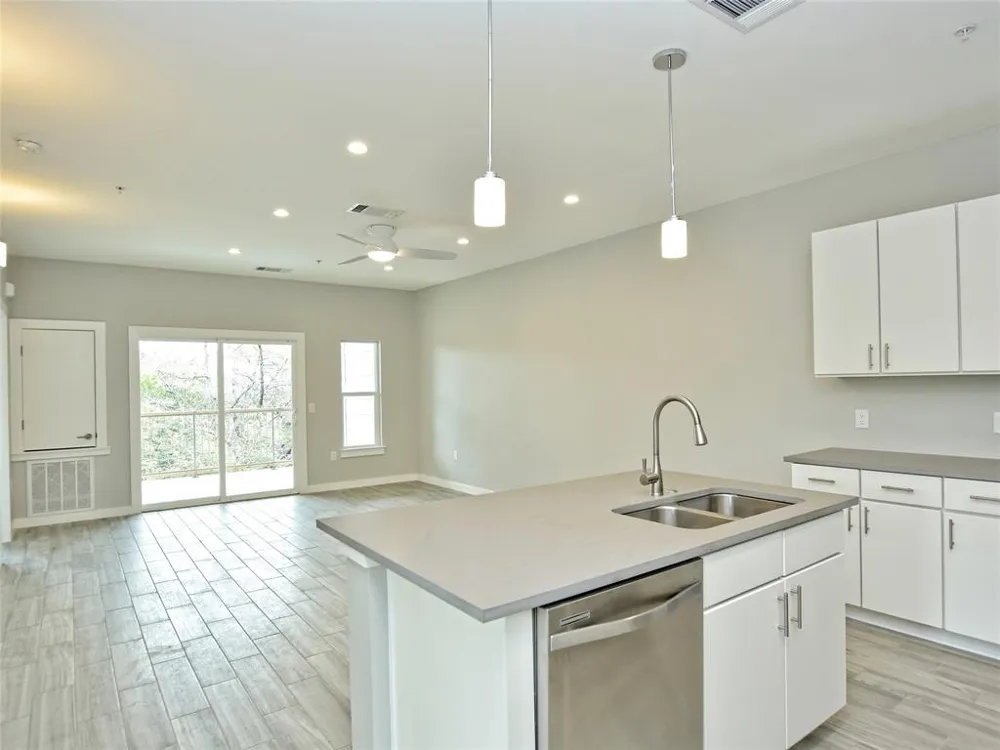102 Blue Ridge Trail #2 West Lake Hills, TX 78746
