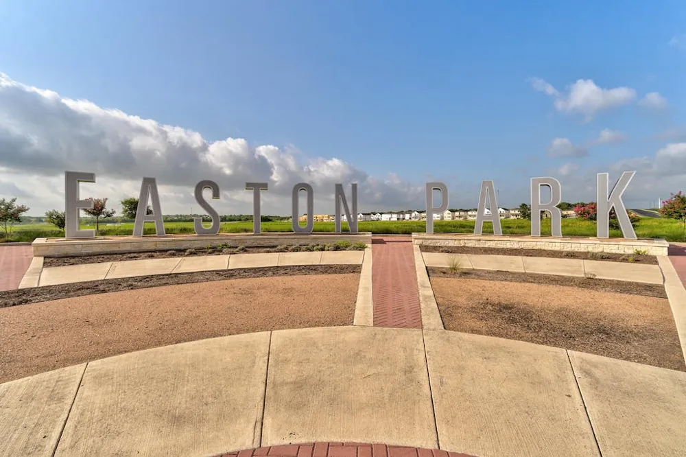 9207 Looksee Lane Austin, TX 78744