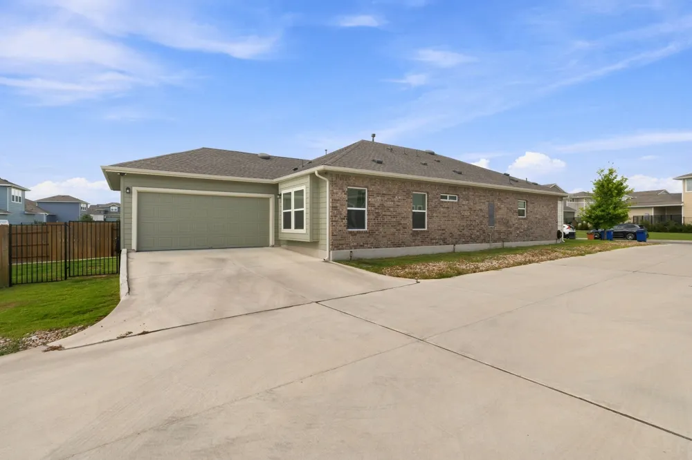 9207 Looksee Lane Austin, TX 78744