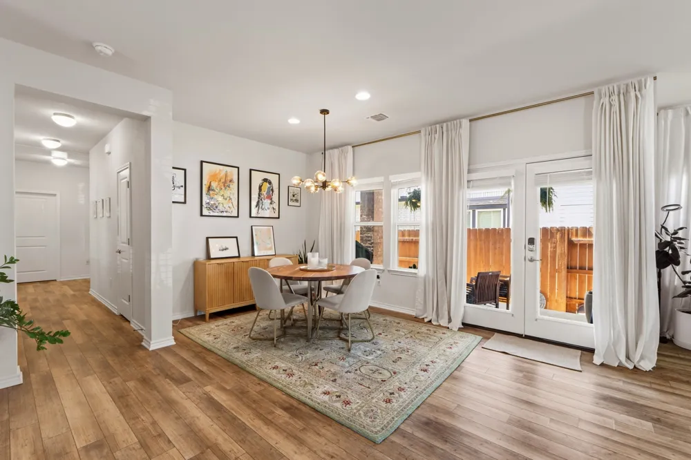 9207 Looksee Lane Austin, TX 78744