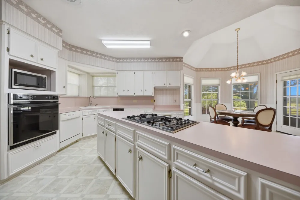 1552 Holub Road Schulenburg, TX 78956