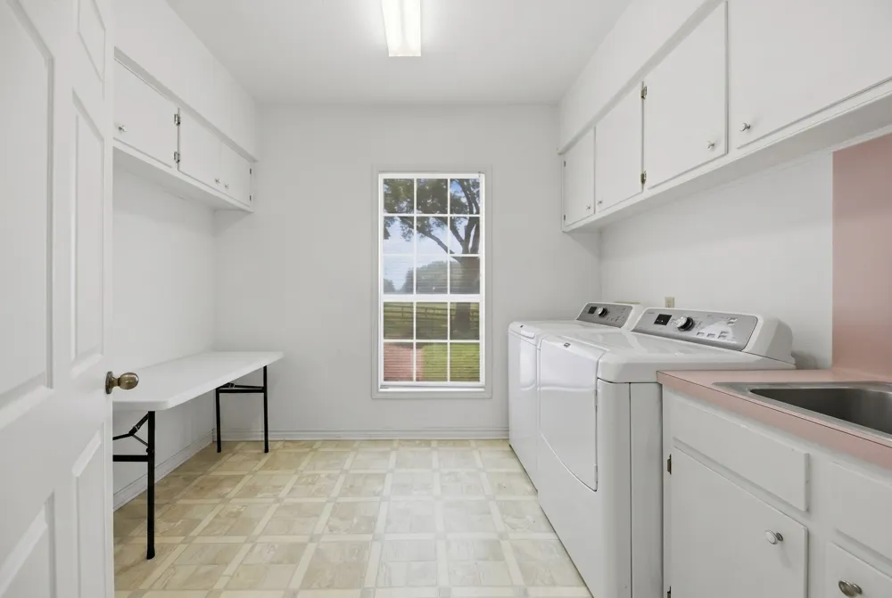 1552 Holub Road Schulenburg, TX 78956
