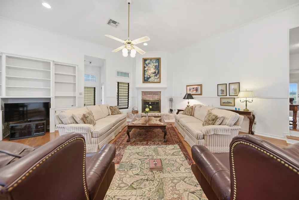 1552 Holub Road Schulenburg, TX 78956