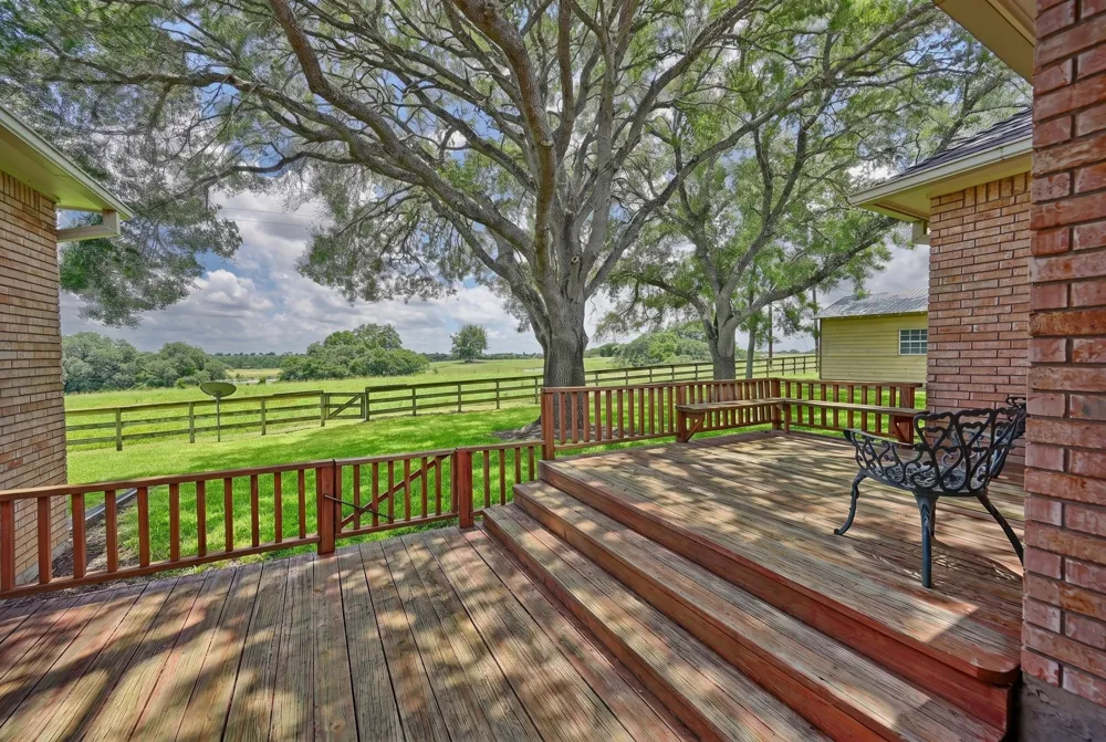 1552 Holub Road Schulenburg, TX 78956