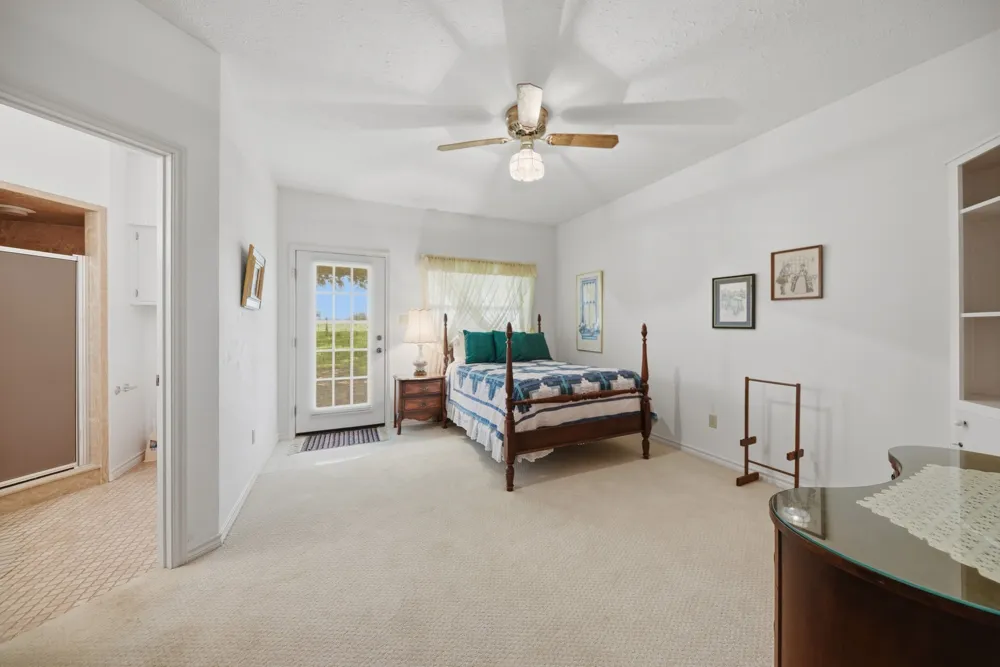 1552 Holub Road Schulenburg, TX 78956