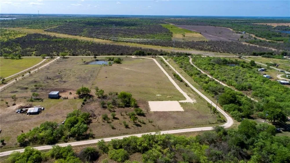 1214 Railroad Street Maxwell, TX 78656