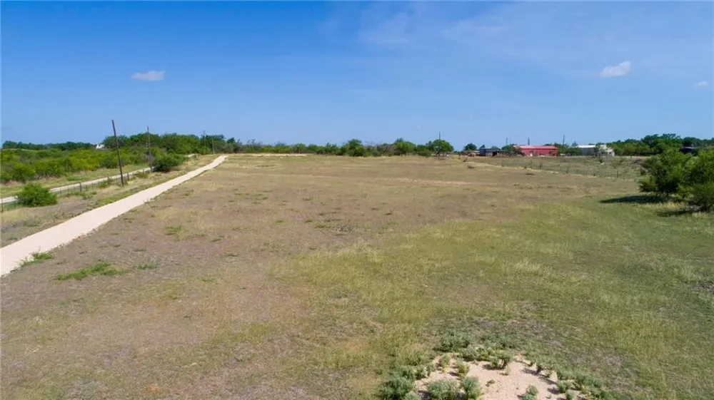 1214 Railroad Street Maxwell, TX 78656