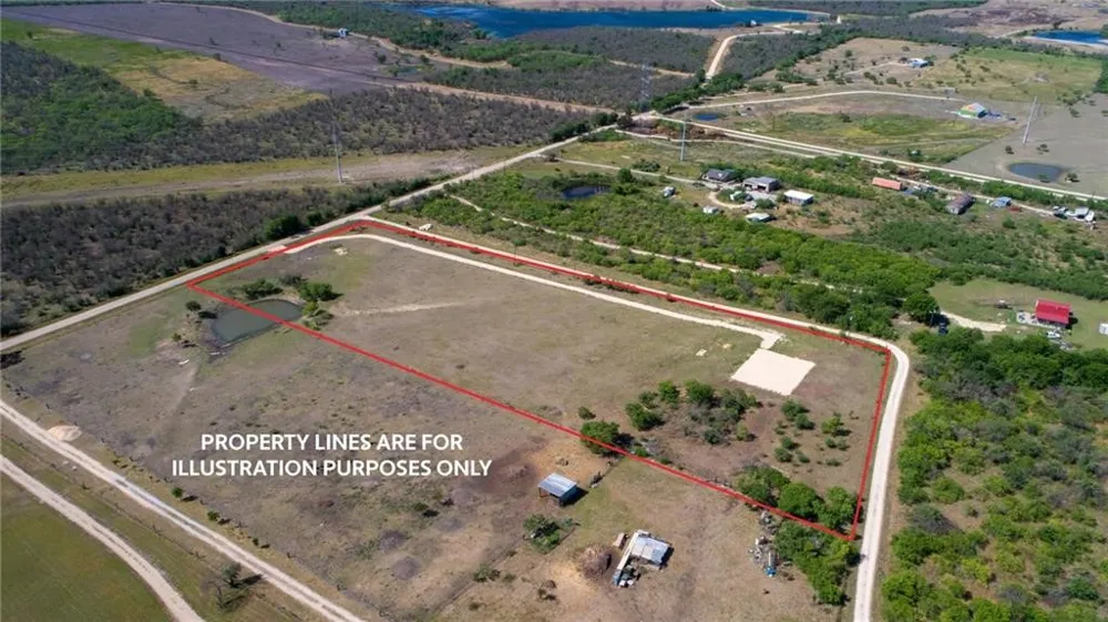 1214 Railroad Street Maxwell, TX 78656