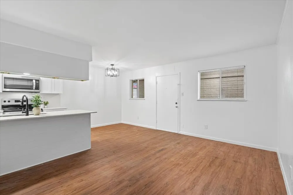 3704 Speedway #102 Austin, TX 78705