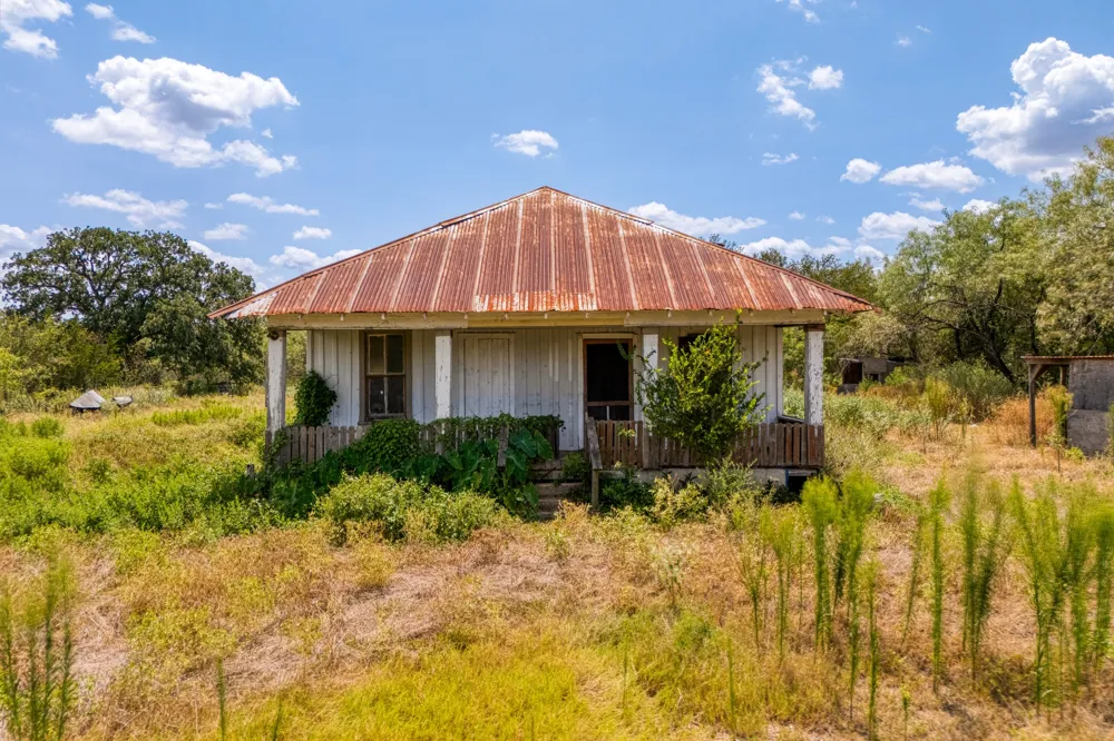 448 Jenkins Road Cedar Creek, TX 78612