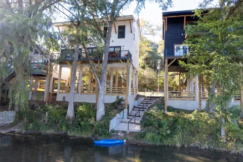 6786 River Road
