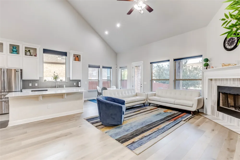 726 Kingston Place Cedar Park, TX 78613