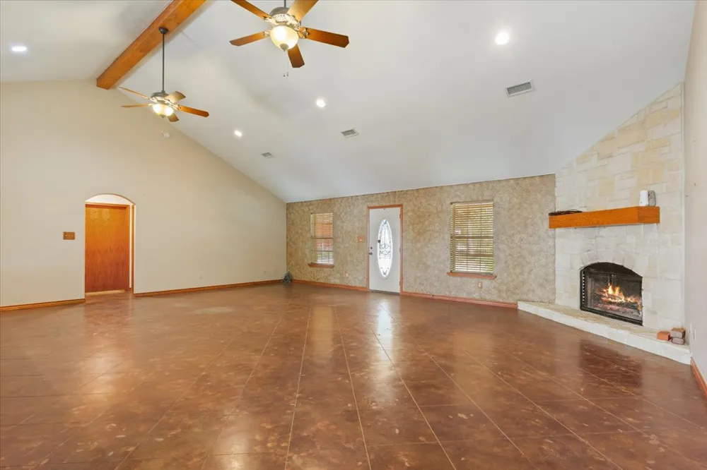 860 Lcr 794 Groesbeck, TX 76642
