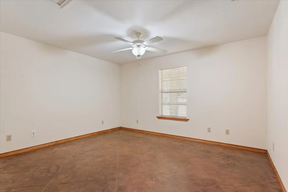 860 Lcr 794 Groesbeck, TX 76642