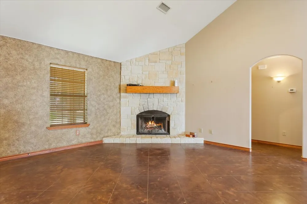 860 Lcr 794 Groesbeck, TX 76642