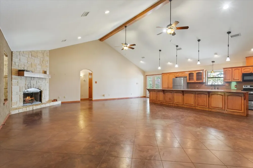 860 Lcr 794 Groesbeck, TX 76642