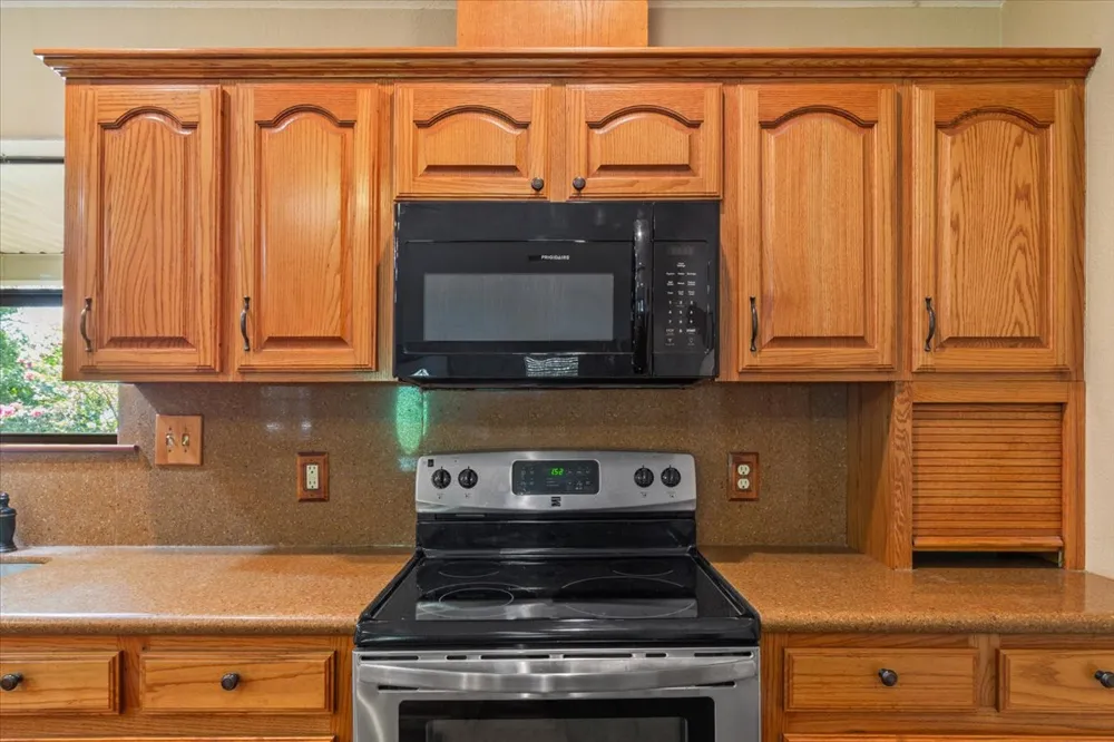 860 Lcr 794 Groesbeck, TX 76642