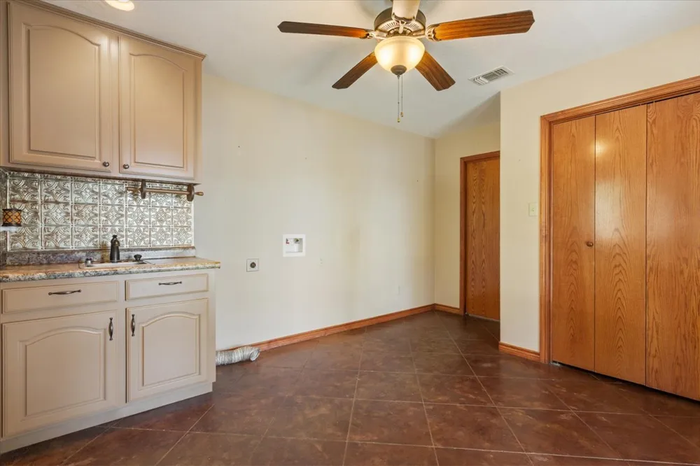 860 Lcr 794 Groesbeck, TX 76642