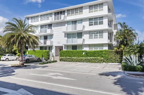 401 Peruvian Avenue #1040