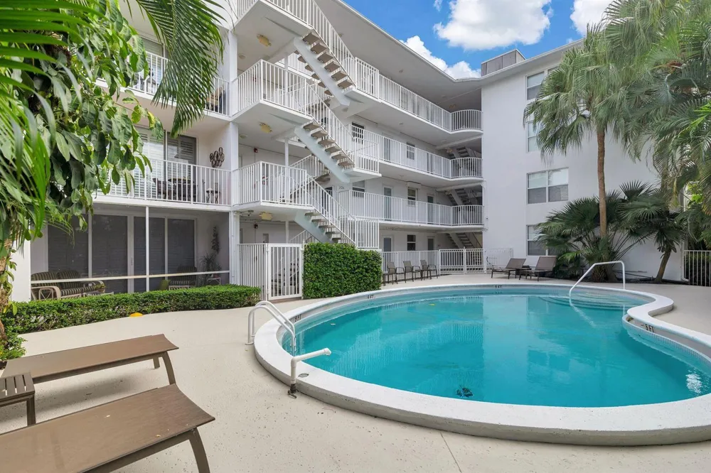 401 Peruvian Avenue #1040 Palm Beach, FL 33480