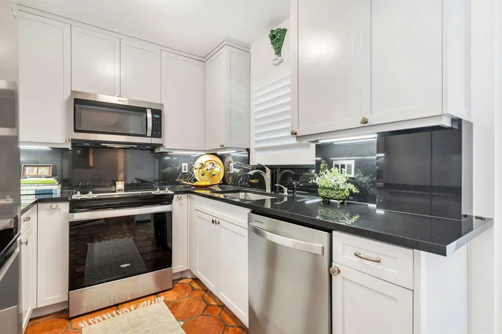 401 Peruvian Avenue #1040 Palm Beach, FL 33480