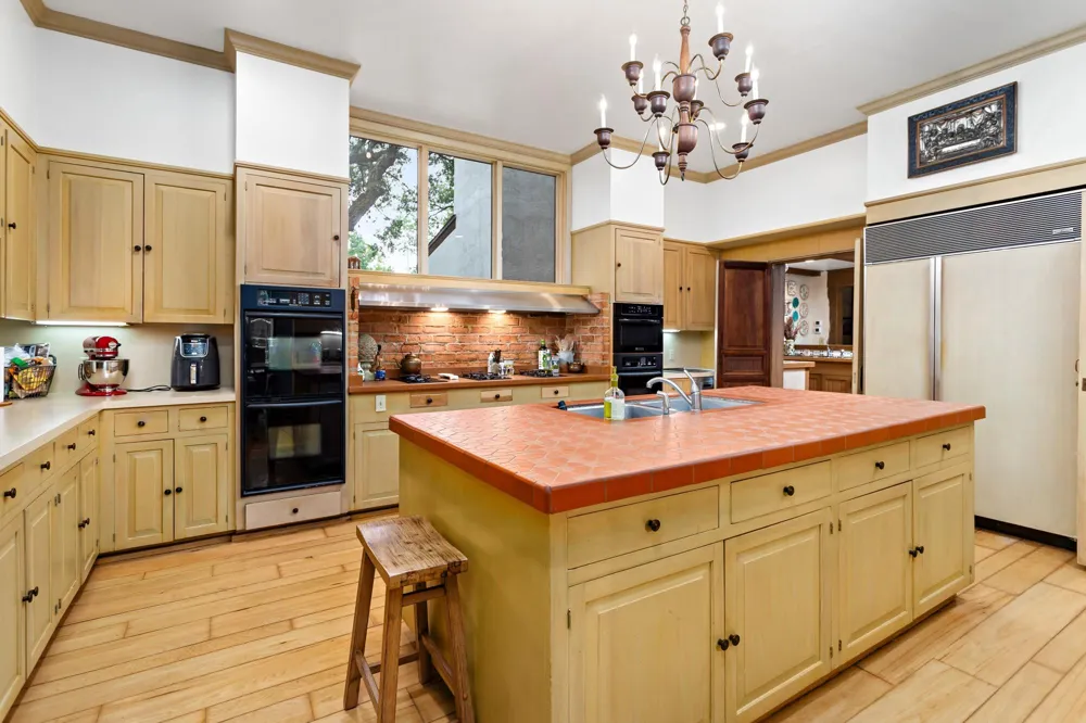 1495 Thomas Road Beaumont, TX 77706