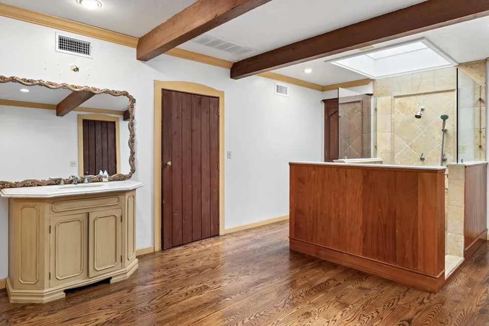 1495 Thomas Road Beaumont, TX 77706