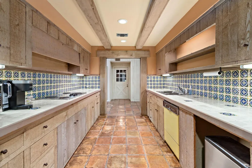 1495 Thomas Road Beaumont, TX 77706