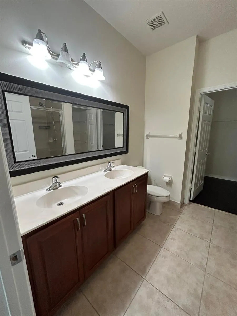 9080 Preston Place #17204 Tamarac, FL 33321