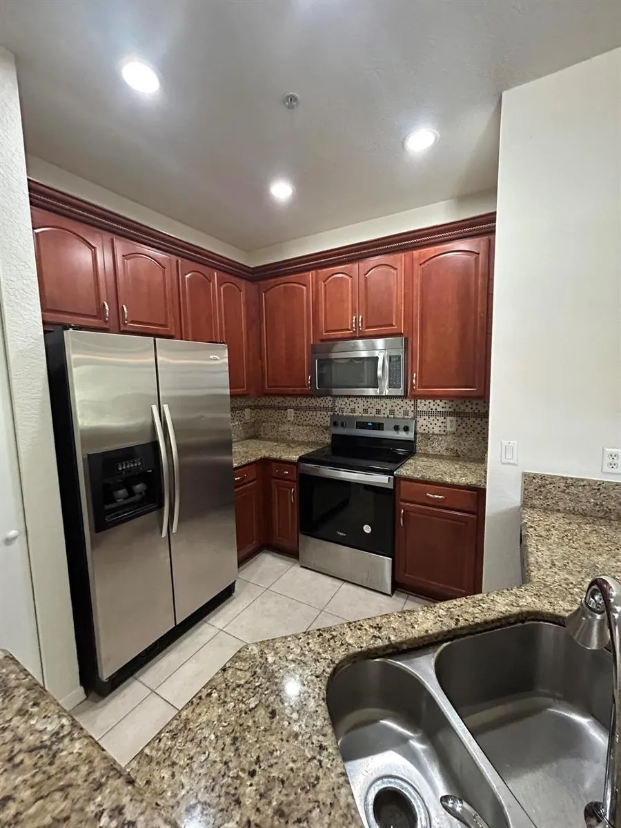 9080 Preston Place #17204 Tamarac, FL 33321