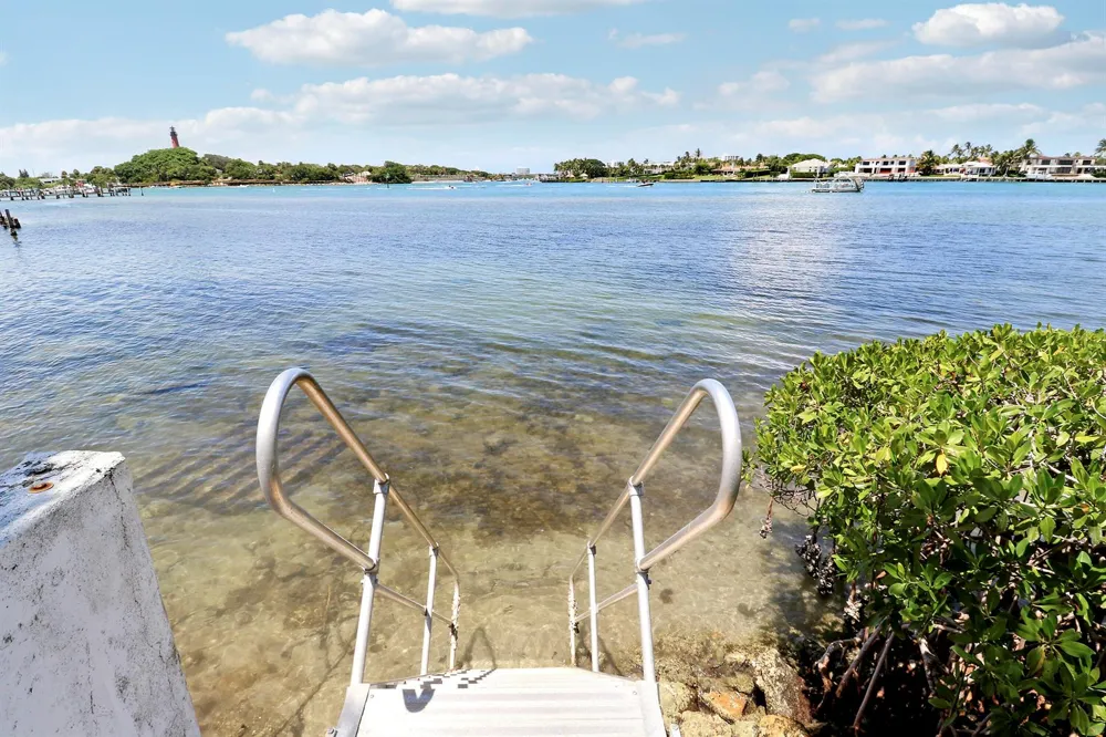 755 Saturn Street #I206 Jupiter, FL 33477