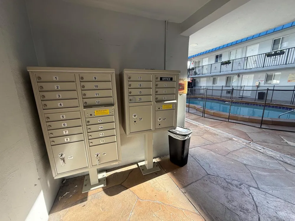 37 SW 14TH STREET #17 Dania Beach, FL 33004