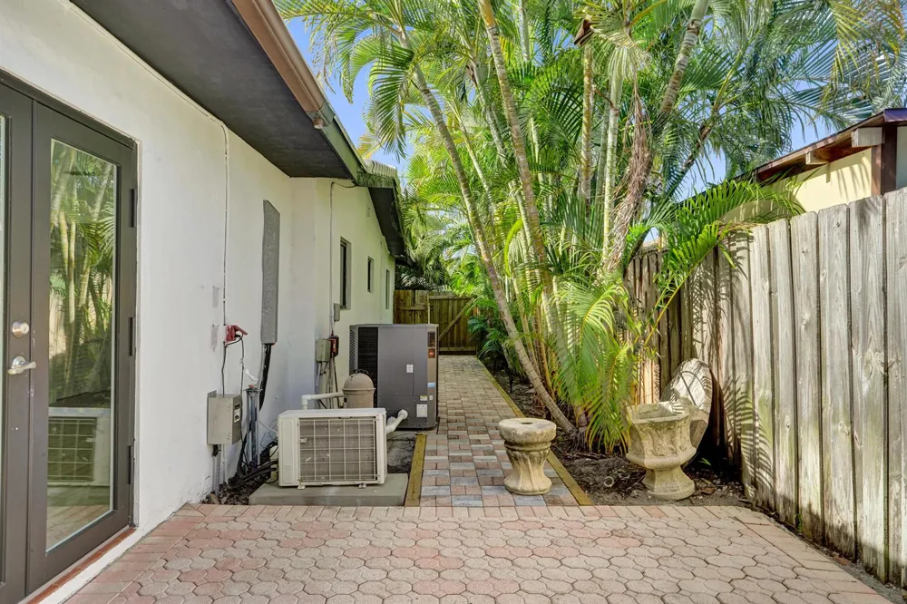 1250 SW 4TH STREET Boca Raton, FL 33486