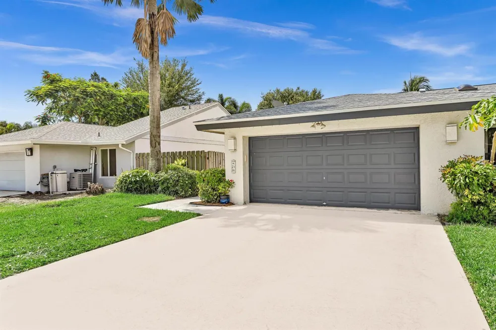 23 BAYTREE CIRCLE Boynton Beach, FL 33436