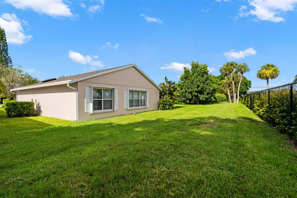 1209 Pine Sage Circle West Palm Beach, FL 33409