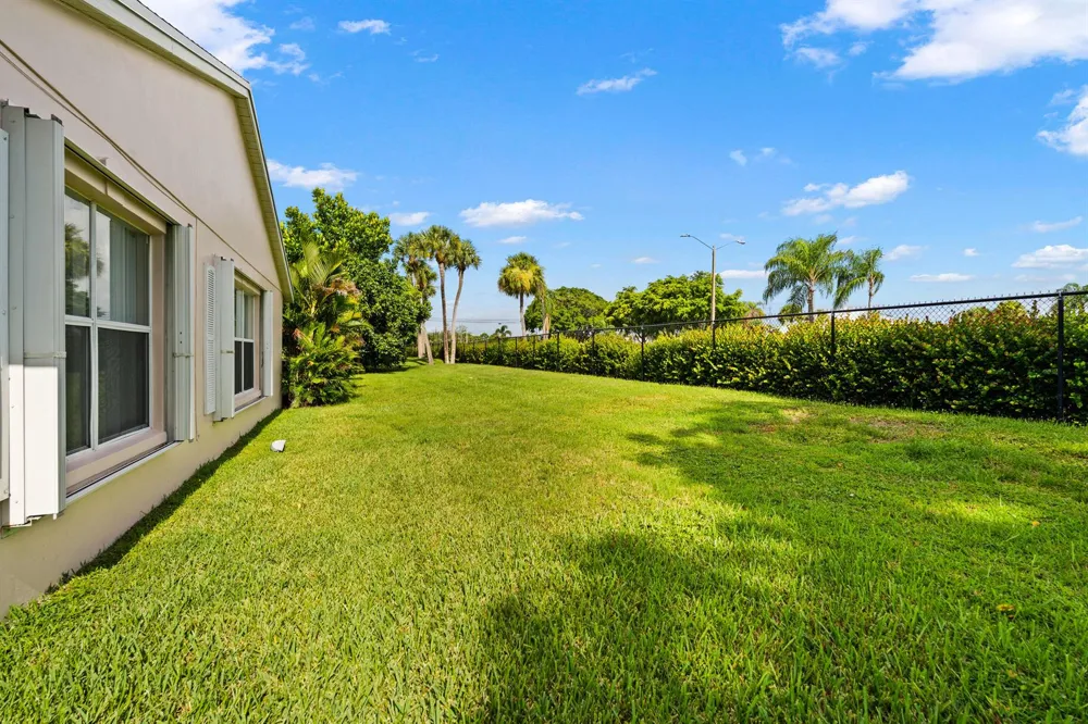 1209 Pine Sage Circle West Palm Beach, FL 33409