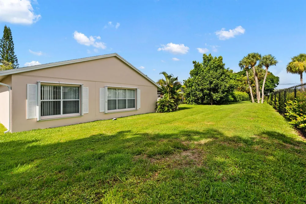 1209 Pine Sage Circle West Palm Beach, FL 33409
