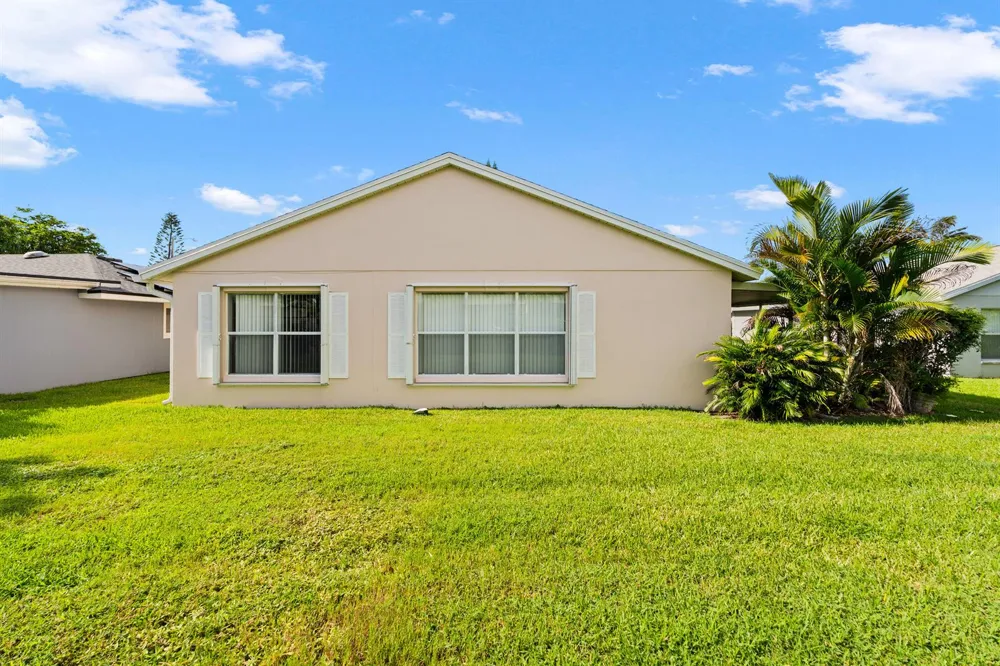 1209 Pine Sage Circle West Palm Beach, FL 33409