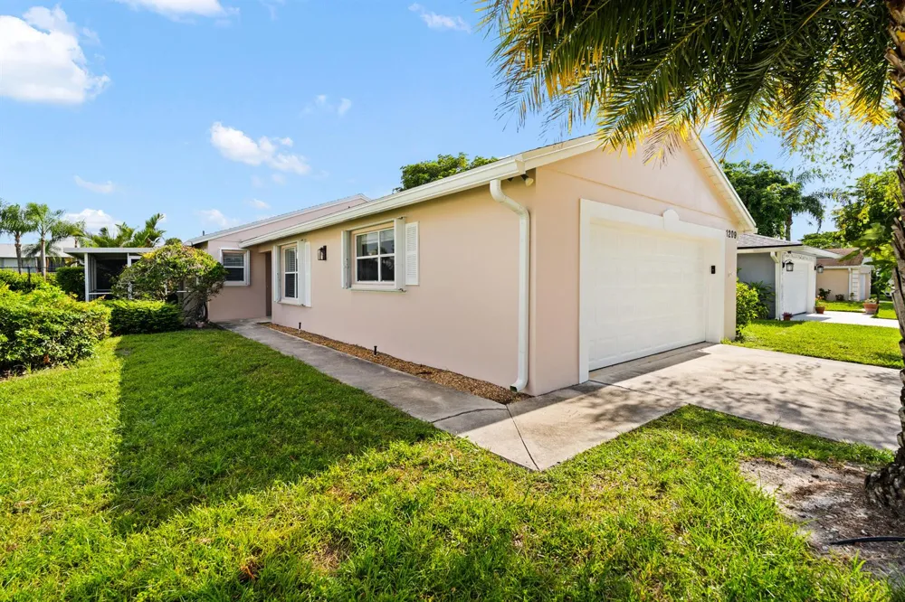 1209 Pine Sage Circle West Palm Beach, FL 33409