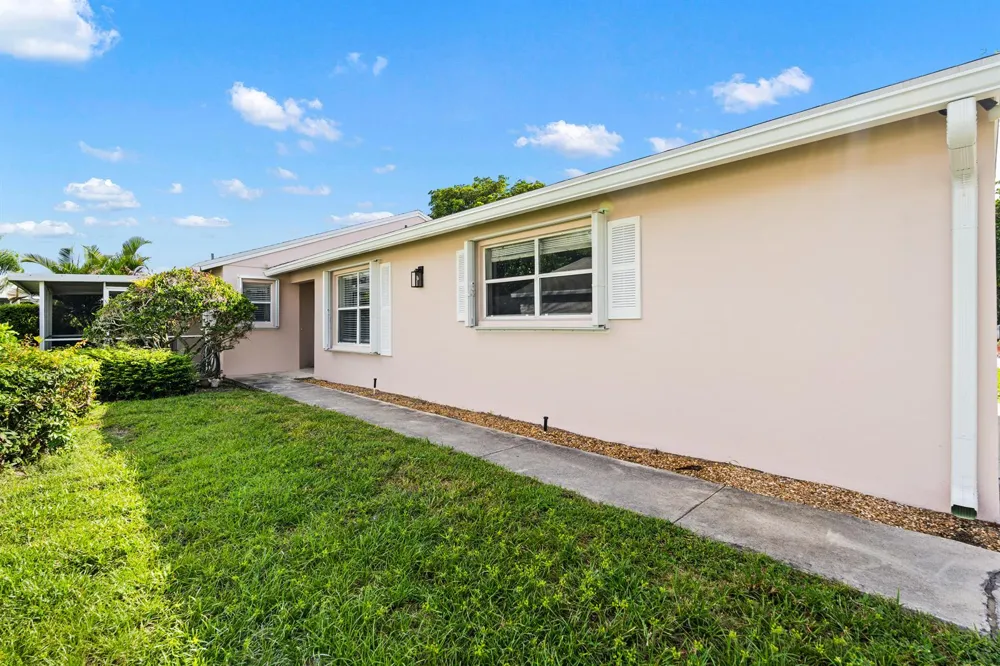 1209 Pine Sage Circle West Palm Beach, FL 33409