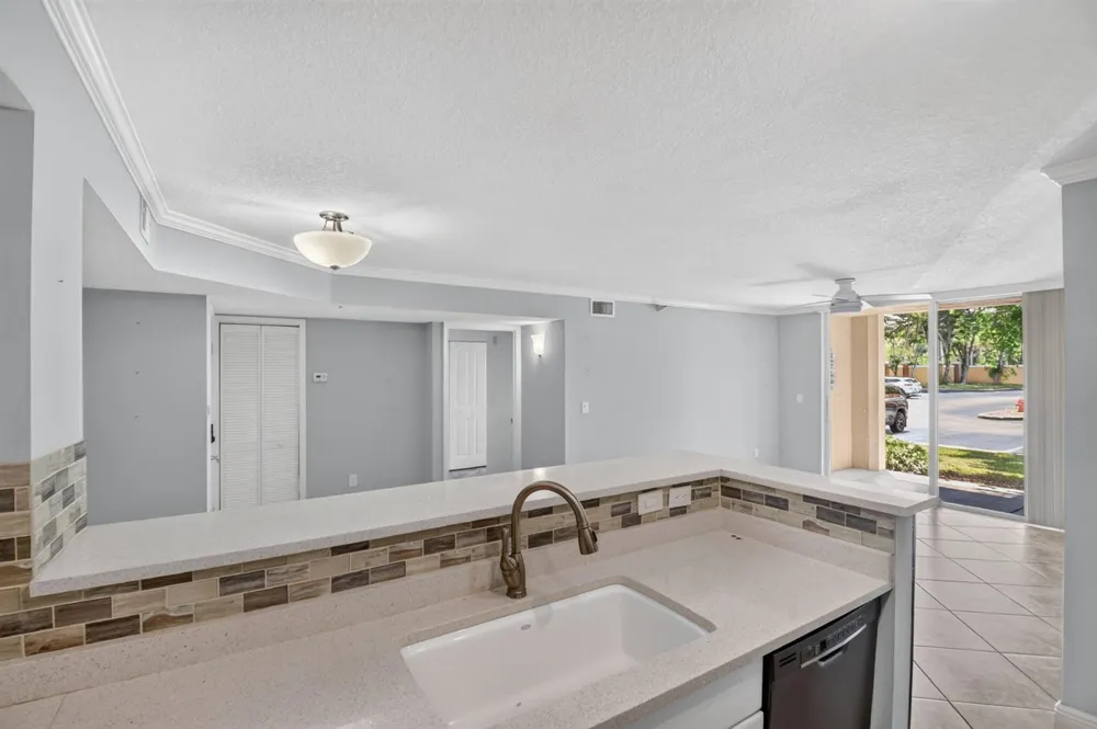 110 YACHT CLUB WAY #103 Hypoluxo, FL 33462