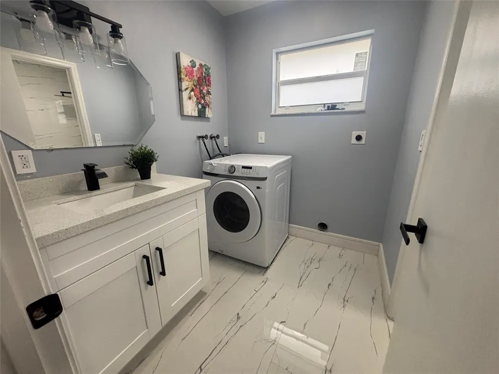 814 SW 12TH PLACE Fort Lauderdale, FL 33315