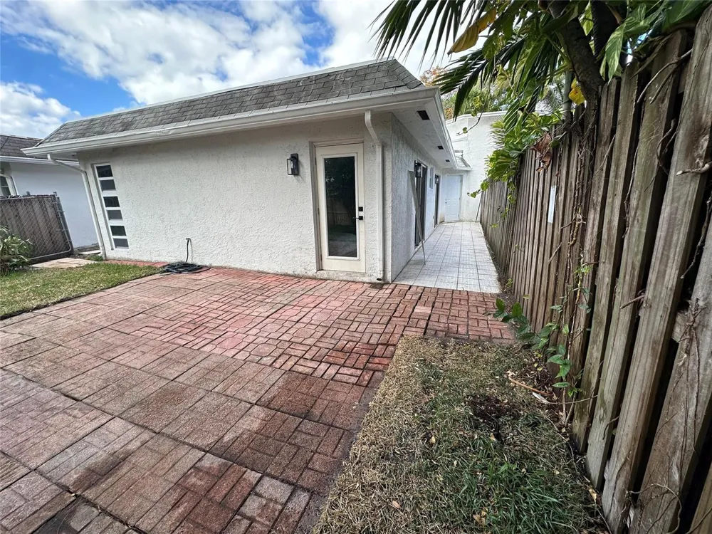 814 SW 12TH PLACE Fort Lauderdale, FL 33315