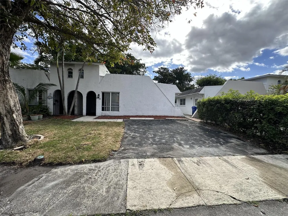 814 SW 12TH PLACE Fort Lauderdale, FL 33315