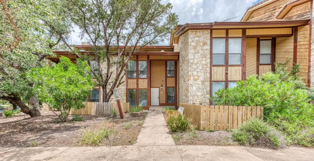 901 Cheyenne #C Horseshoe Bay, TX 78657