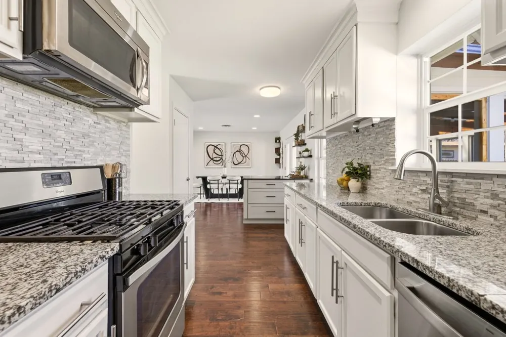 8100 Stillwood Lane Austin, TX 78757