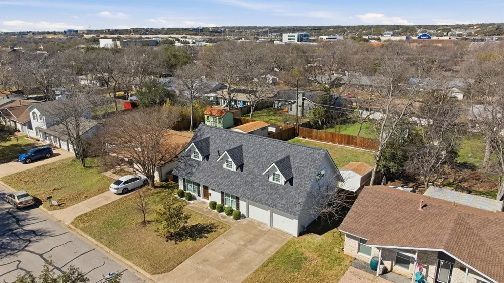 8100 Stillwood Lane Austin, TX 78757